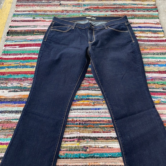 Old Navy Rockstar The Flirt Flare Jeans-#1854+ - Picture 6 of 12